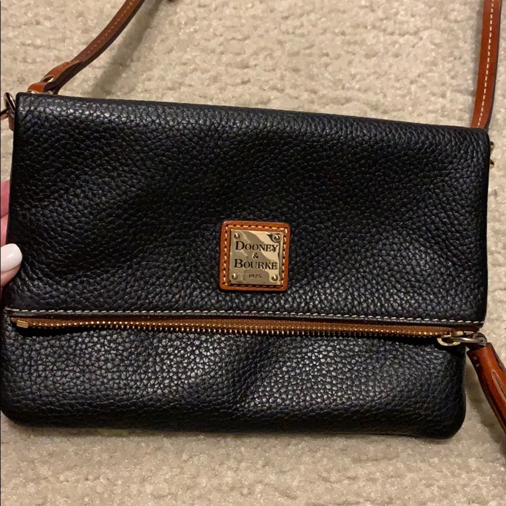 Barely used Dooney & Bourke crossbody